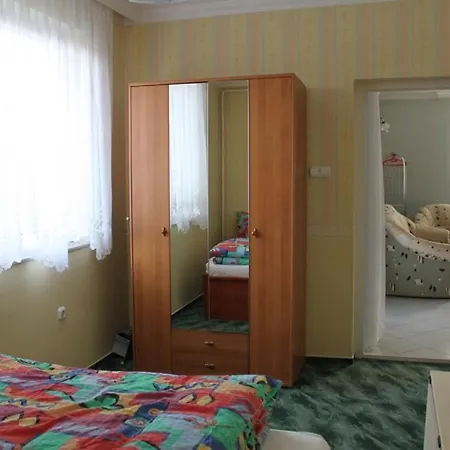 Apartment Pine Wood 5 *